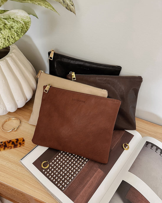Louie Pouch - Saddle Black