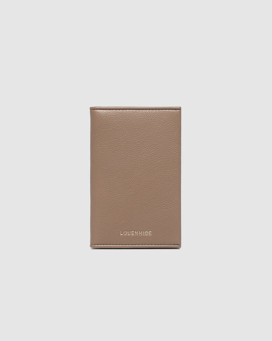 Venice Passport Holder - Mocha