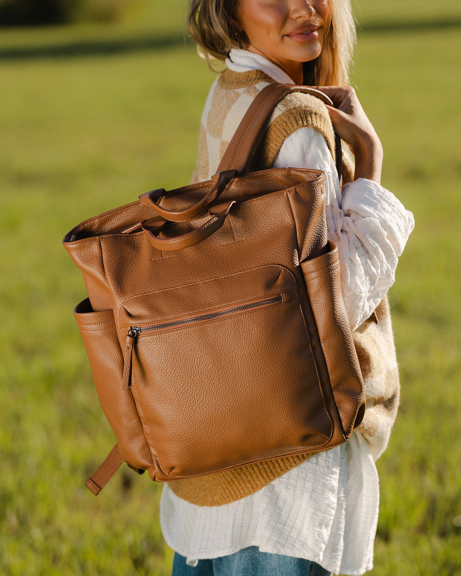 BRONX サイクリングバッグ 透明ポケット付き Buy The Bronx Backpack - Nutmeg Online - Louenhide