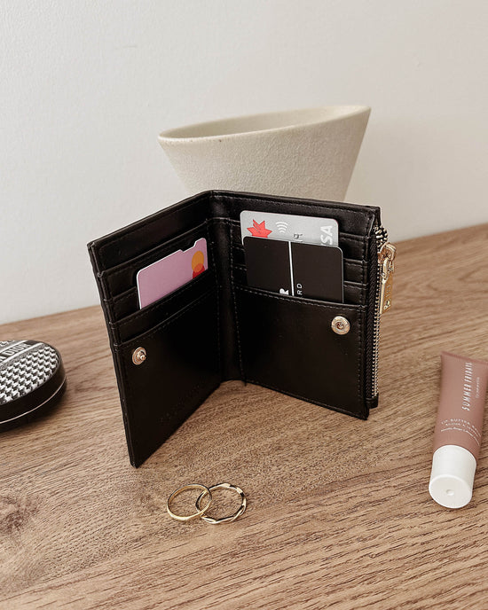 Lily Woven Wallet - Black